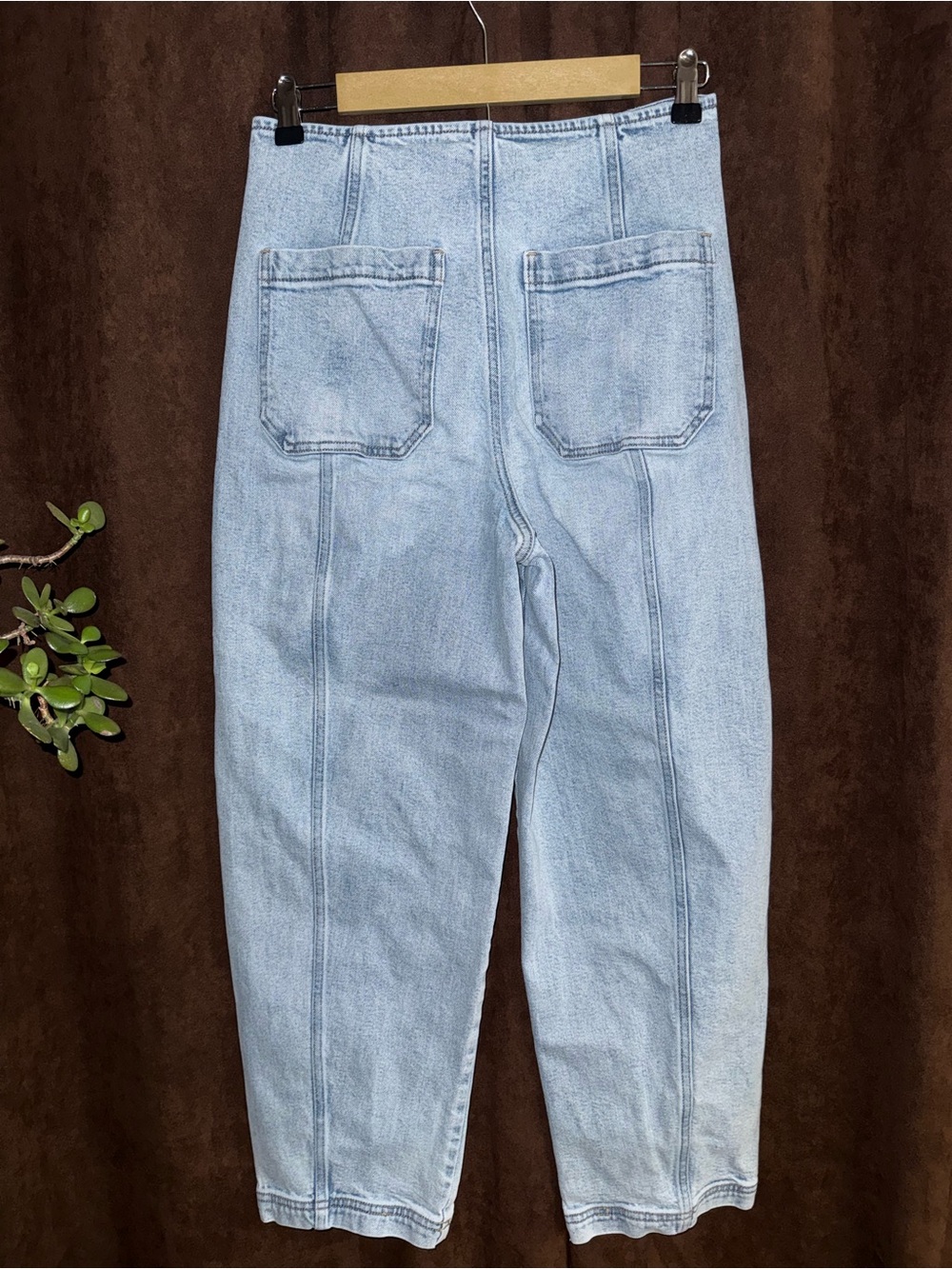 Pistola Blair High Rise Seamed Barrel  in the light-wash colorway "Pristine". - Picture 5 of 5